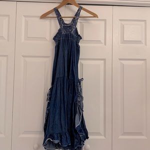 Beautiful long fake jean dress!!